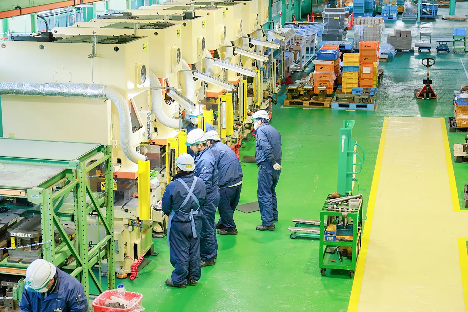 スタッフ間の情報共有や先輩と後輩のディスカッションもきちんとおこなっています。