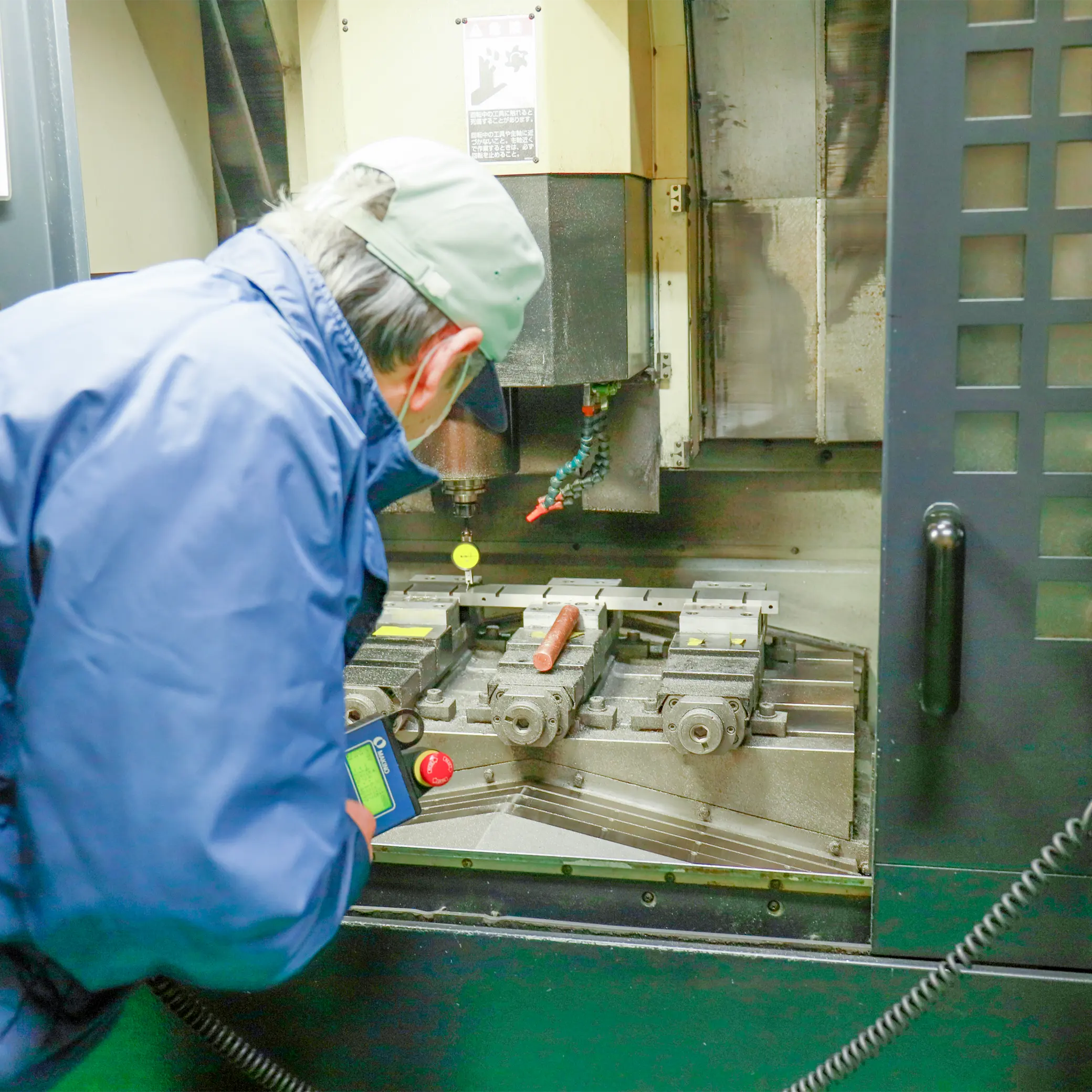 就職活動中の学生にとって、金型設計・製作はものづくりの核心に触れられる魅力的な分野で高度な技術も追及出来ます。製造業の発展に貢献するやりがいのある仕事です。